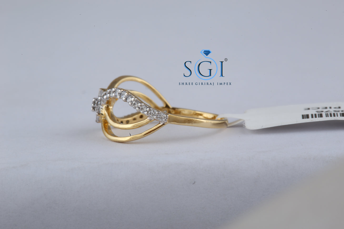 0.90ctw EF VVS VS Lab Grown Diamond Round Cut Middle Flower 925 Sterling Silver Infinity Ring, Yellow Gold Infinity Diamond Ring At Best Price For Womens