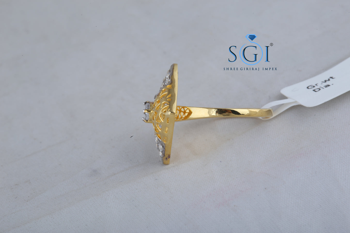 0.80ctw EF VVS VS Lab Grown Middle Round Cut Diamond With Multi 18k Two Tone Gold Natural Diamond Ring, Traditional Ring For Womens , Online Ring Collection For Ladies