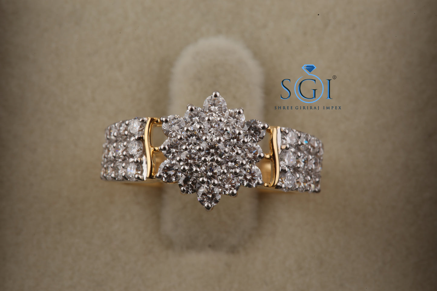 2.5ctw EF VVS VS Lab Grown Round Dazzling Diamond 18k Yellow Gold Ring For Bride , Floral Shape Women's Traditional Hip Hop Ring