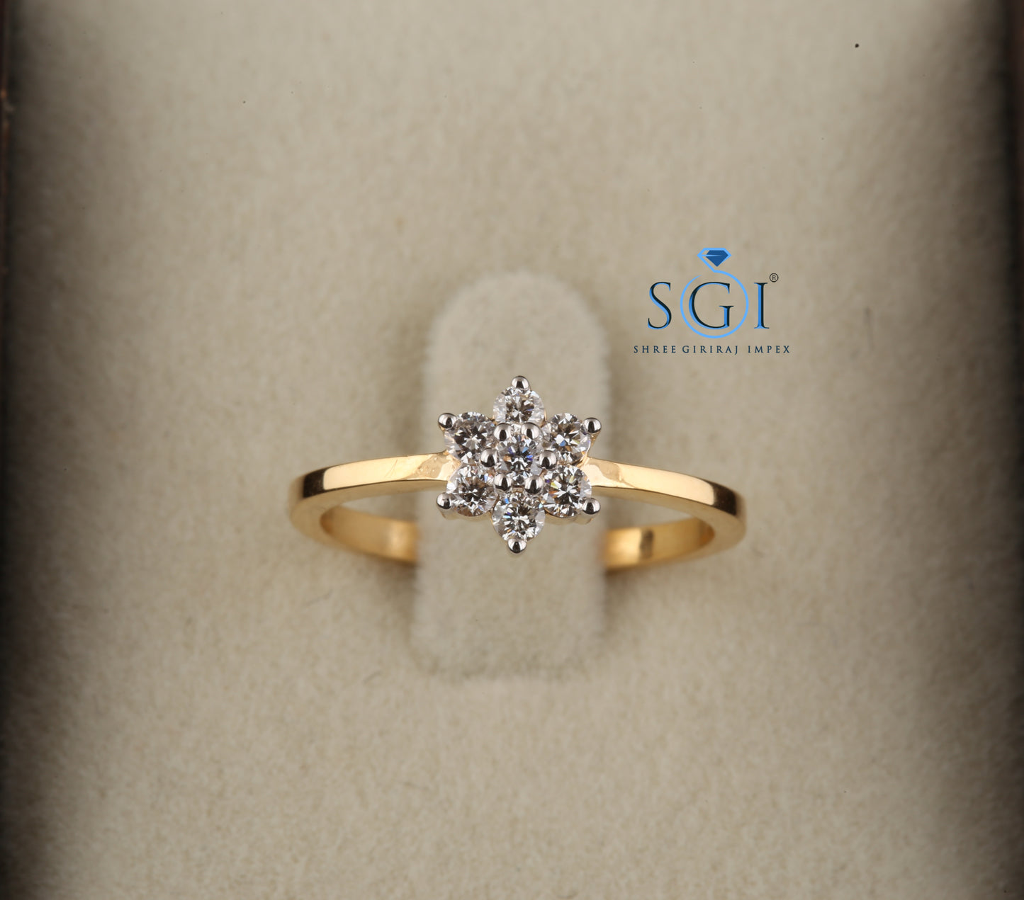 0.75ctw Round EF VVS VS Lab Grown Diamond Six Claw Star Look Flowerat Design Ring In 14K Yellow Gold Women's Diamond Ring