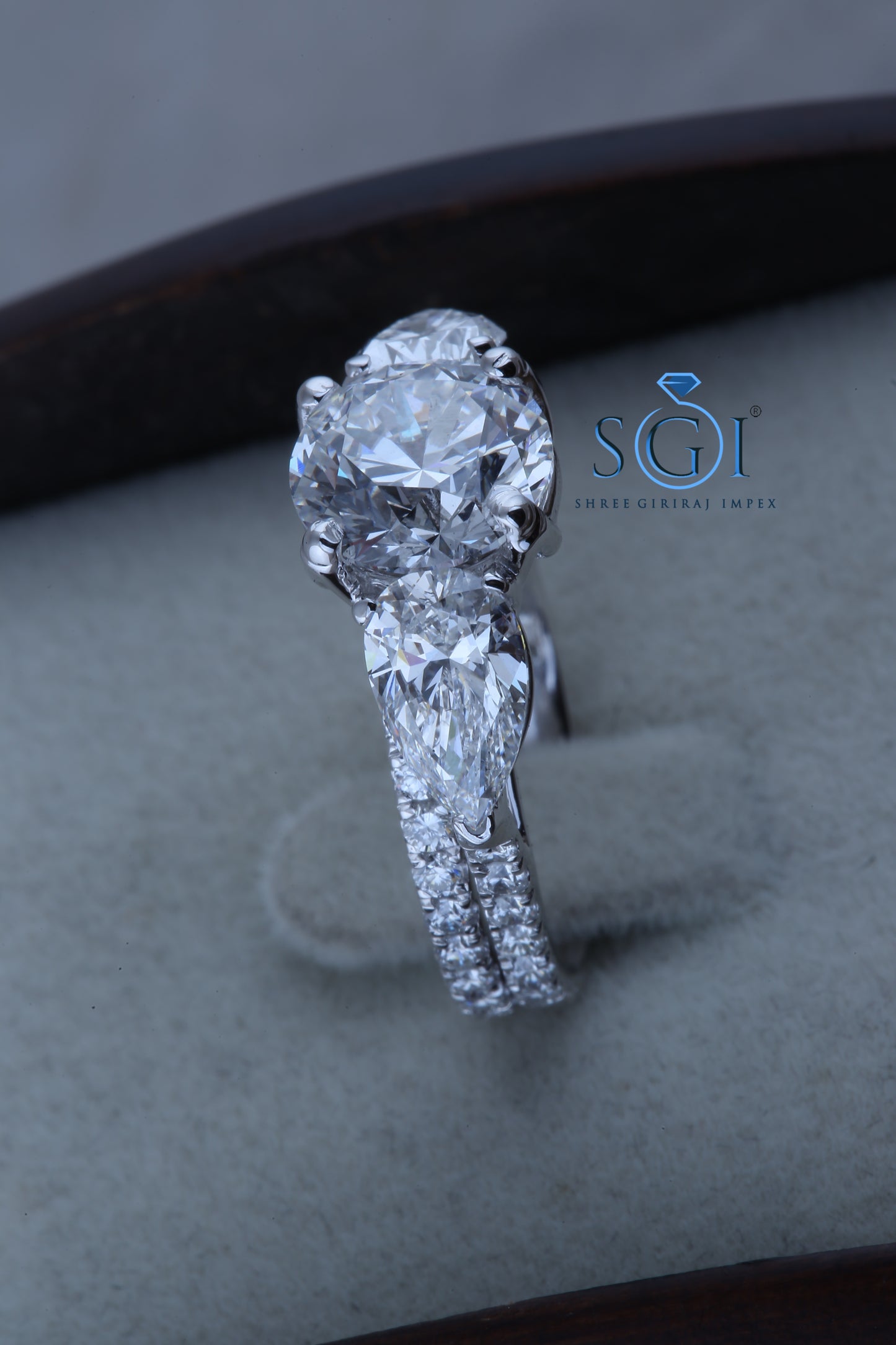 3.5ctw Side Pear Cut Colorless Moissanite Center Round Cut Three Stone Wedding Ring,Diamond Infinity Love Women's Engagement Ring