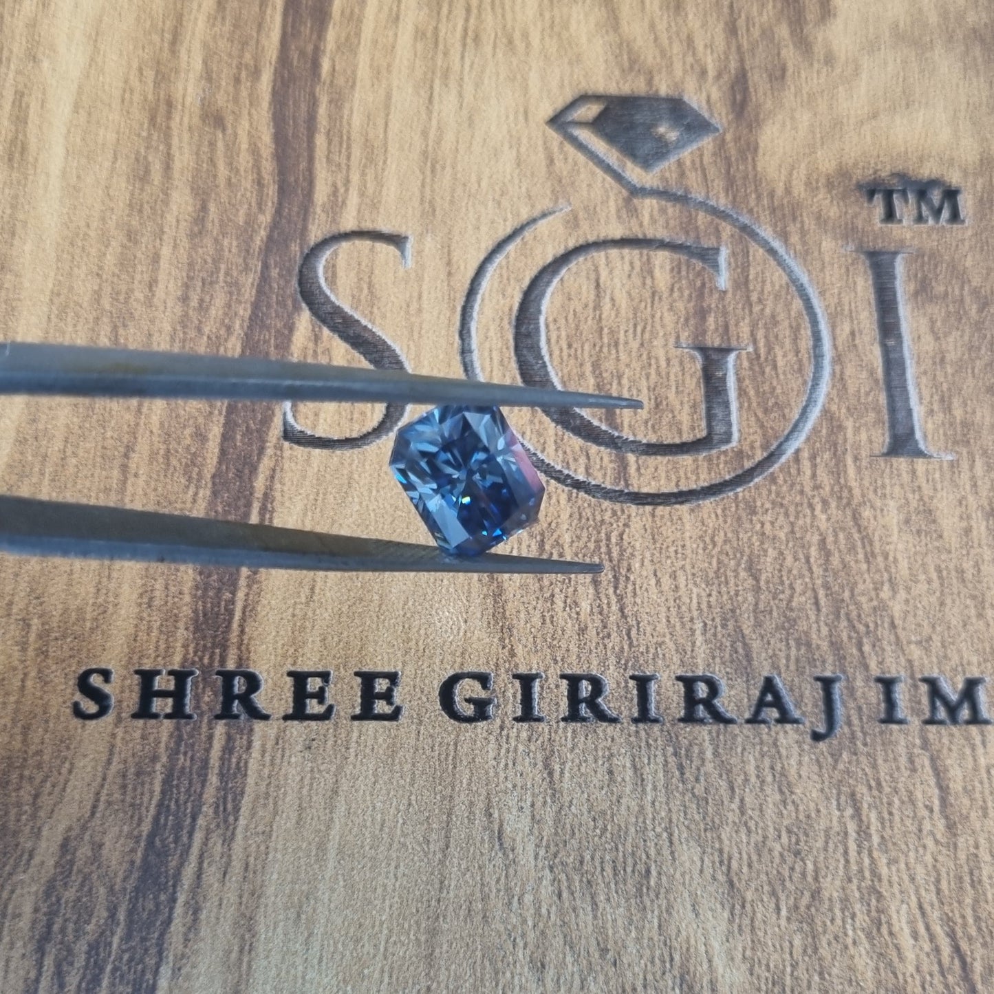 5.70ct Natural Blue color Radiant Shape Moissanite Diamond For Jewellery Settings