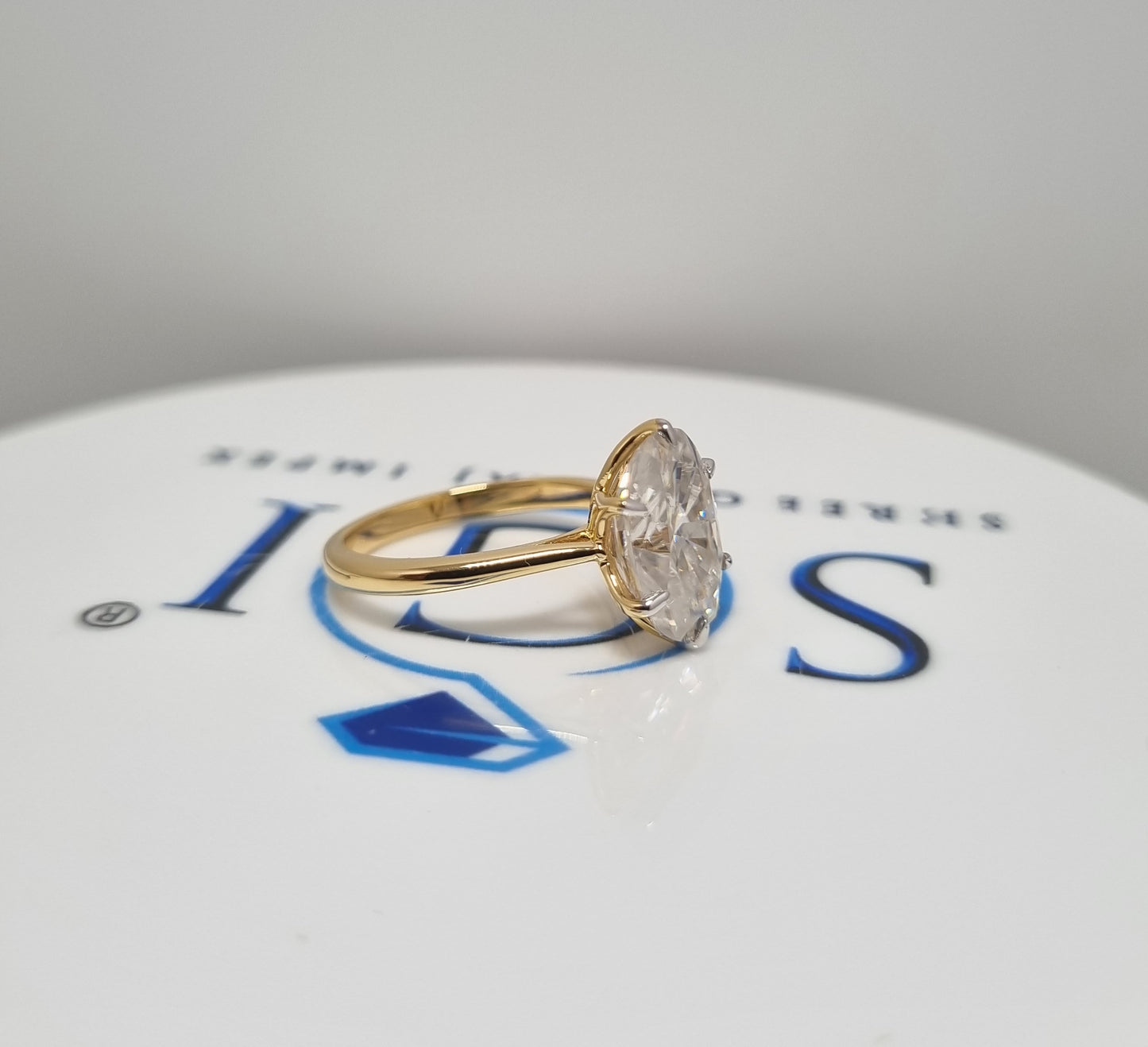 3.70ct 8/12 Oval Shape White D VVS1 Moissanite Diamond Engagement Solitaire Ring With 18k Yellow Gold