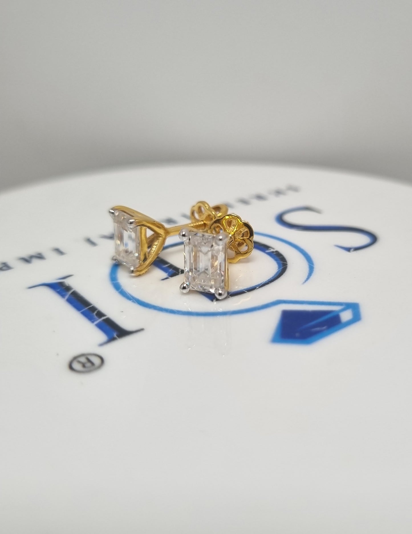 2.10ctw Emerald Shape E VVS2 labgrown diamond ear Studs With 14k Yellow gold