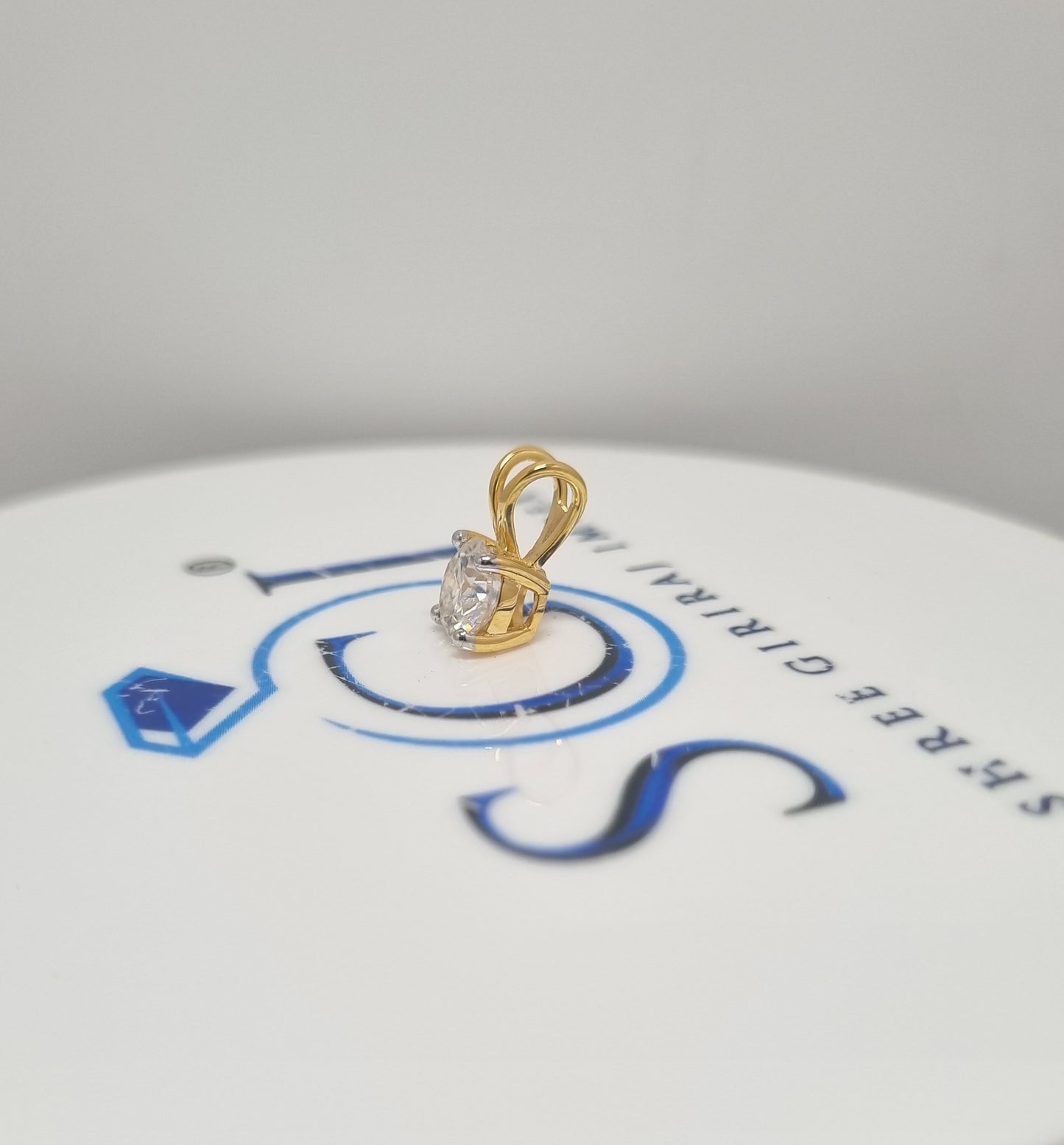 1ct Round White E VVS2 Labgrown Diamond Solitaire Pendant With 14k Yellow Gold