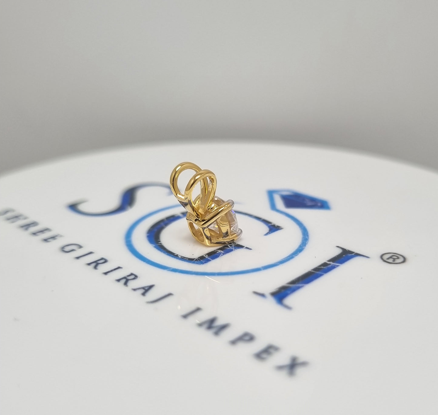 1ct Round White E VVS2 Labgrown Diamond Solitaire Pendant With 14k Yellow Gold