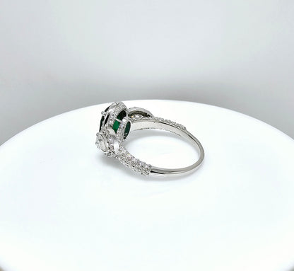 4.5ctw Oval Shape synthetic Labgrown Diamond Halo Ring With White Moissanite and 925 sterling silver