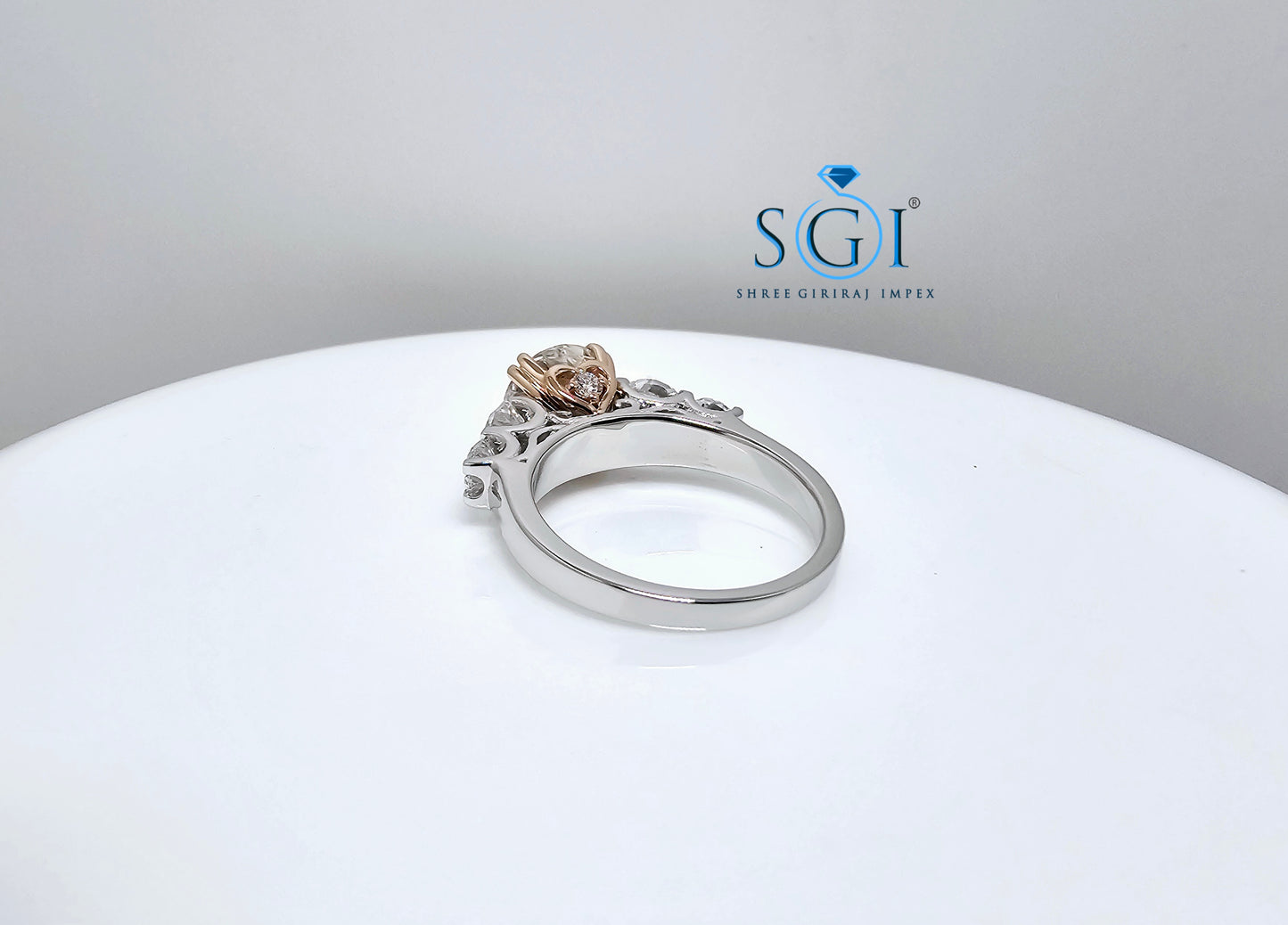4.15ctw EF VVS/VS Lab Grown Diamond Ring – Round Cut Four Claw Engagement Ring, 18K Gold Customizable, Premium Luxury Ring for Women