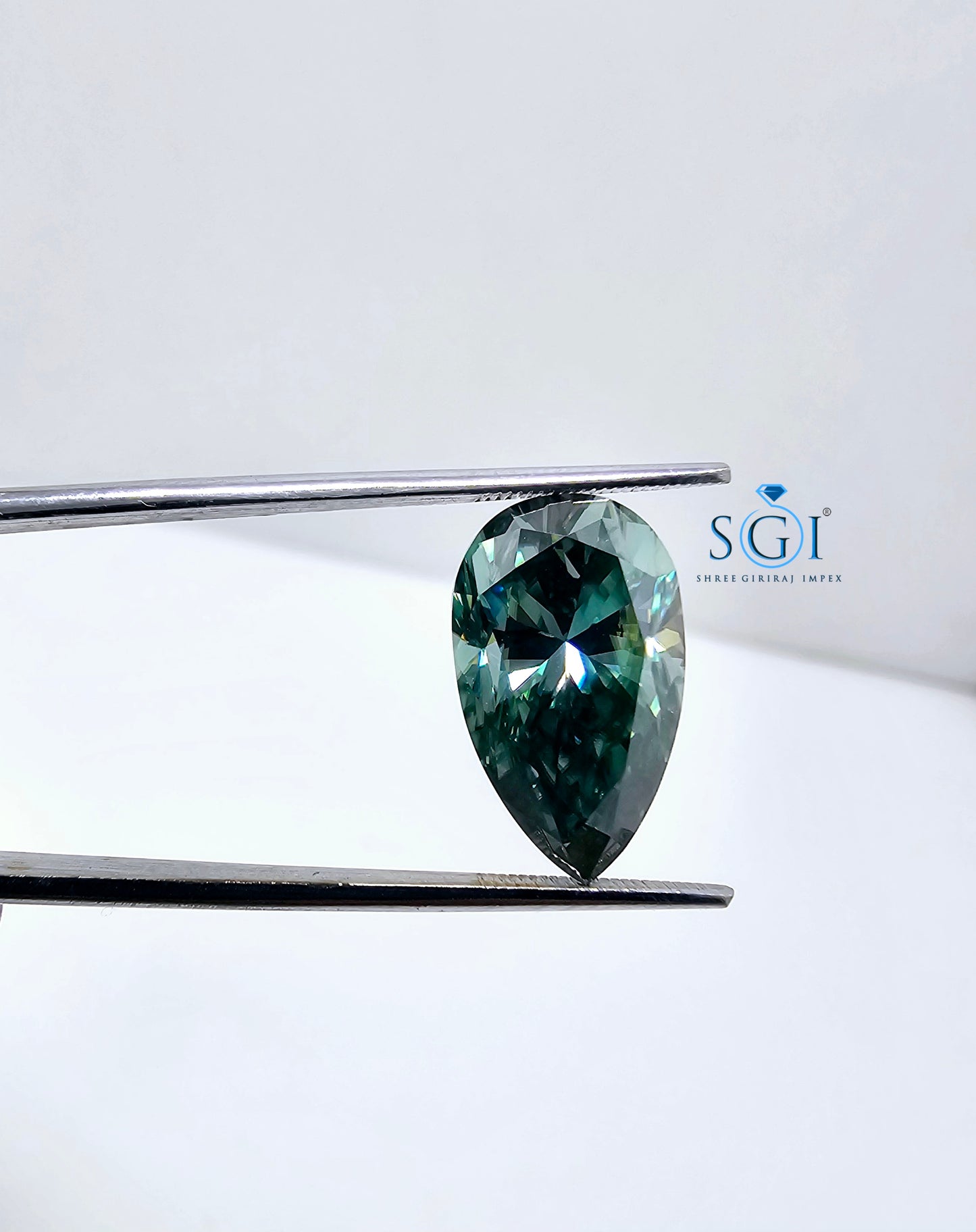 Premium 7.50ct Fancy Pear Cut Green Moissanite – Natural Diamond Alternative for Rings or Jewelry