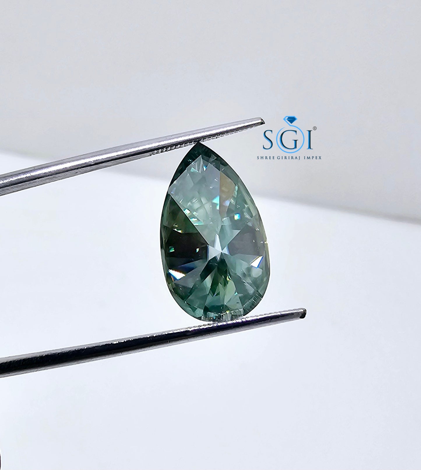 Premium 7.50ct Fancy Pear Cut Green Moissanite – Natural Diamond Alternative for Rings or Jewelry