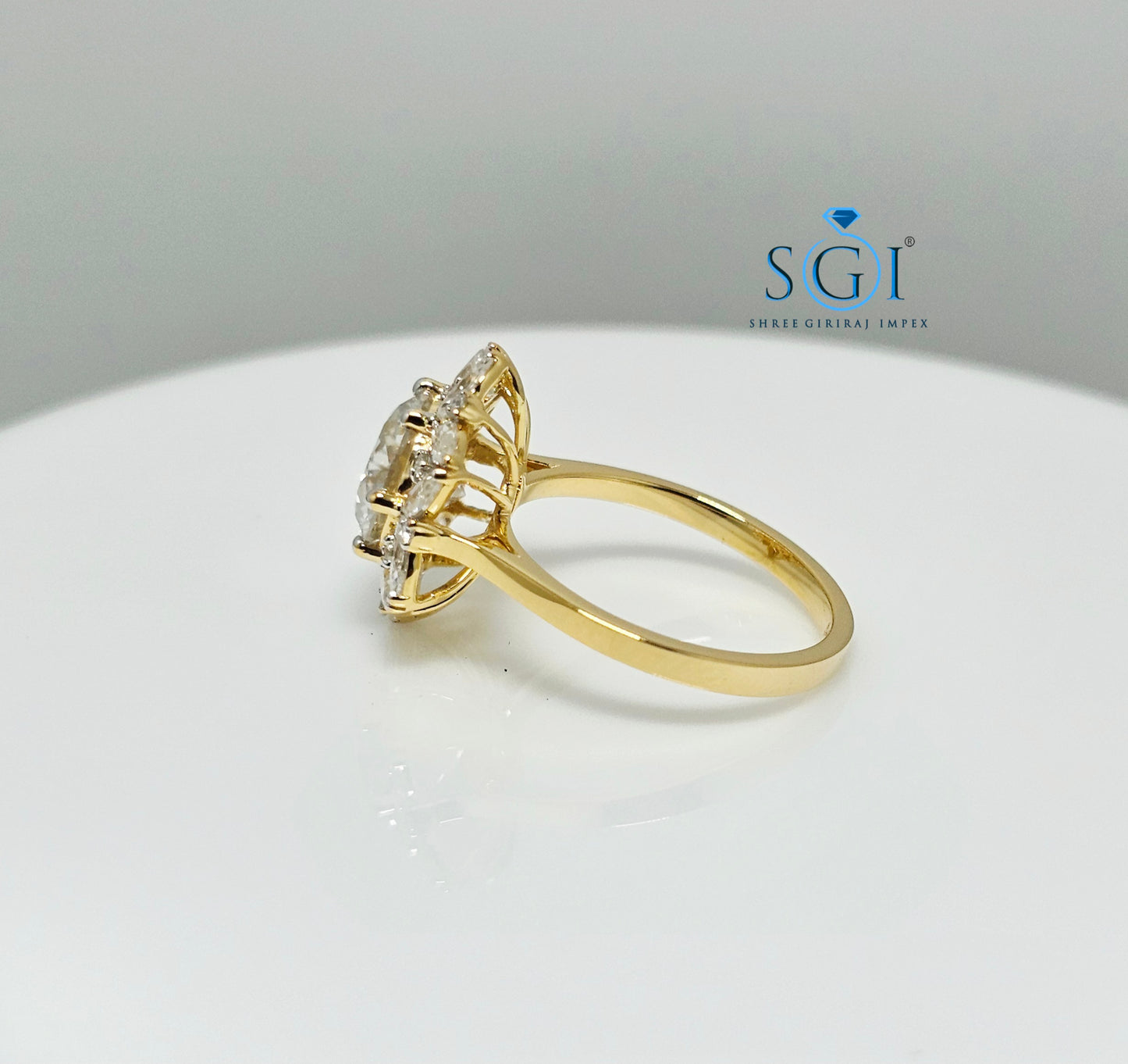 2.80ctw Round & Marquise-Cut Moissanite Diamond Vintage-Inspired Luxurious Gold Ring