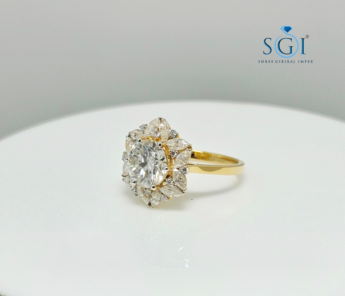 2.80ctw Round & Marquise-Cut Moissanite Diamond Vintage-Inspired Luxurious Gold Ring