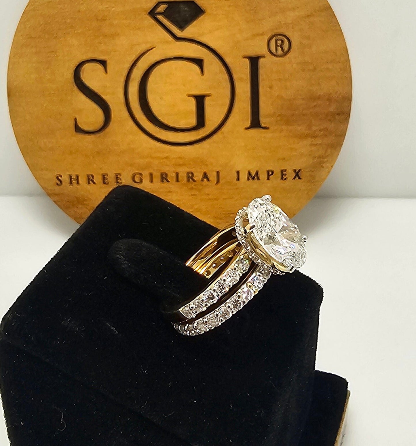 Yellow Gold 4ctw Oval Lab-Grown Diamond Ring with Side Accents