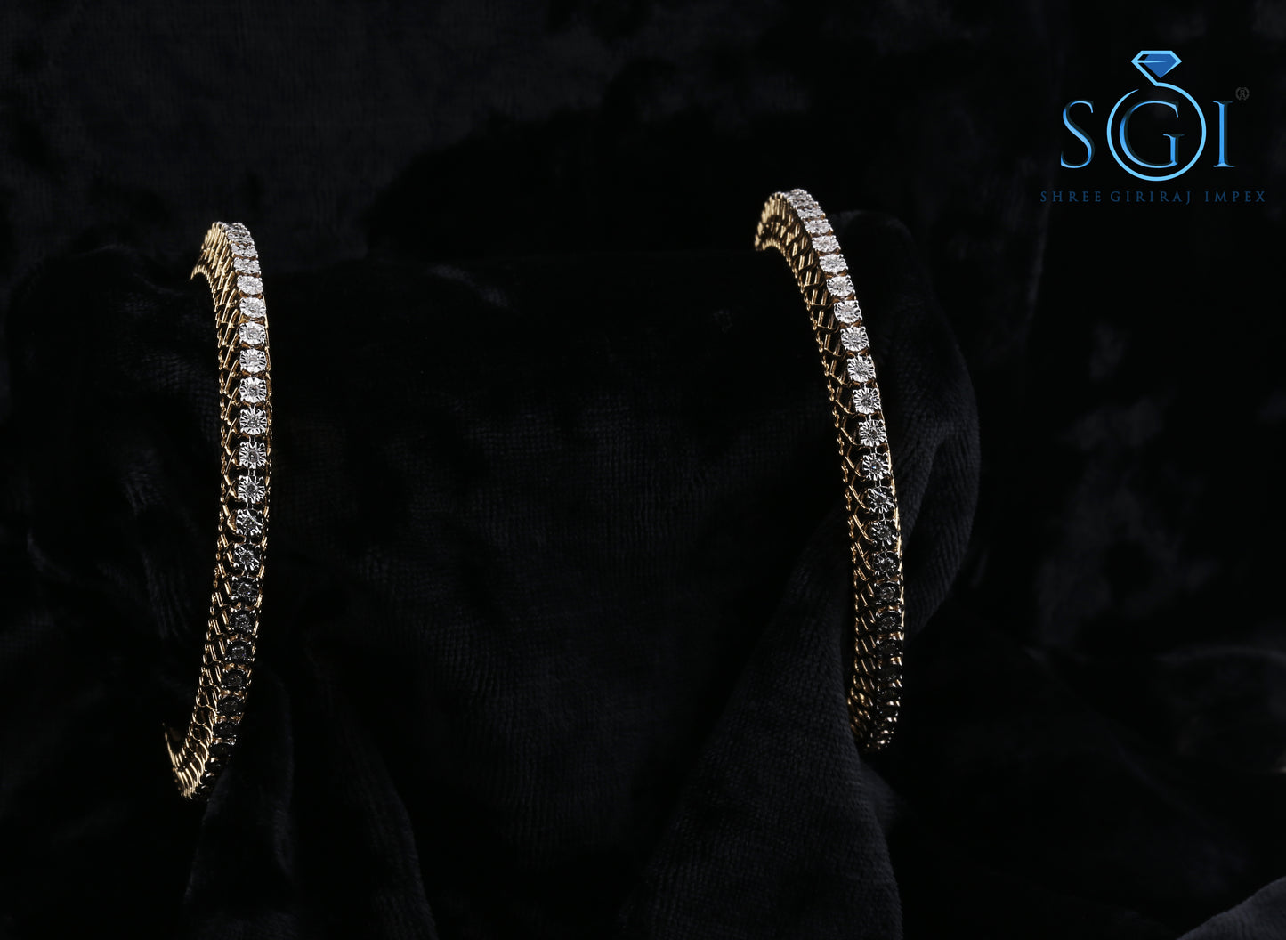 Round White D vvs1 Moissanite Diamond 2.5mm/45GM Gold In 2 Piece Bangles / Indian Bangles/ Indian Jewelry/ Classic Sparkling Diamond Bangle/Latest Illusion Setting Yellow Gold Set Design Bangles /Indian Wedding Women Bangles Gift for her