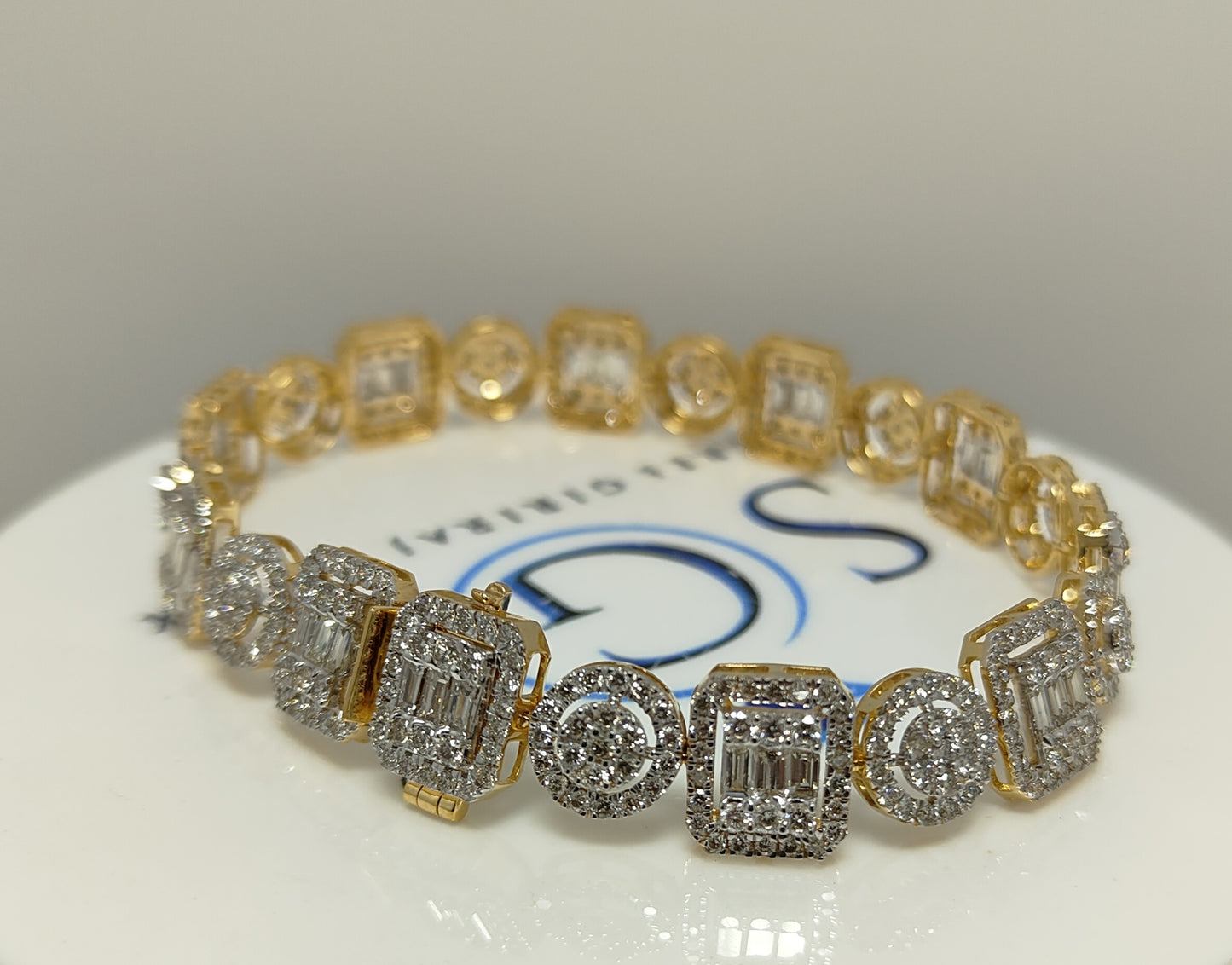 10ctw EF VVS VS Labgrown Diamond Bracelet with 18k yellow gold