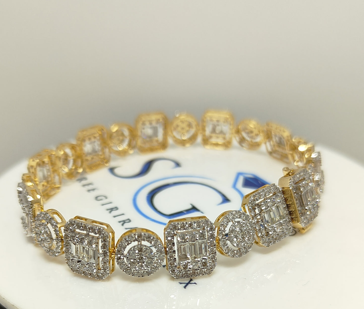 10ctw EF VVS VS Labgrown Diamond Bracelet with 18k yellow gold