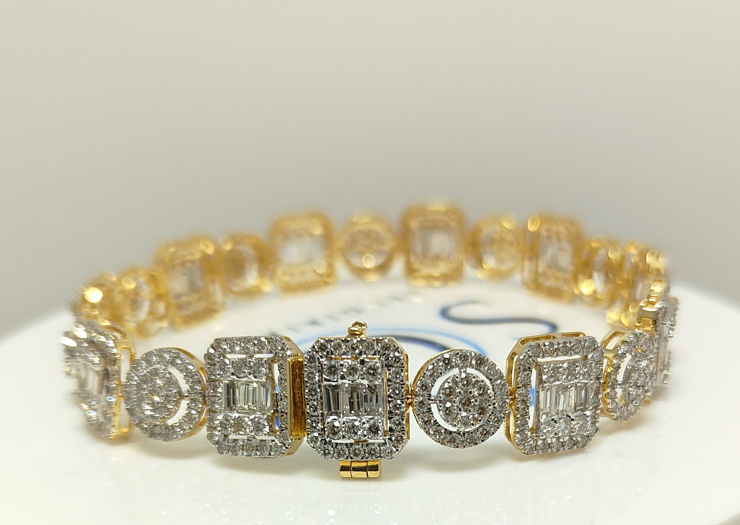 10ctw EF VVS VS Labgrown Diamond Bracelet with 18k yellow gold