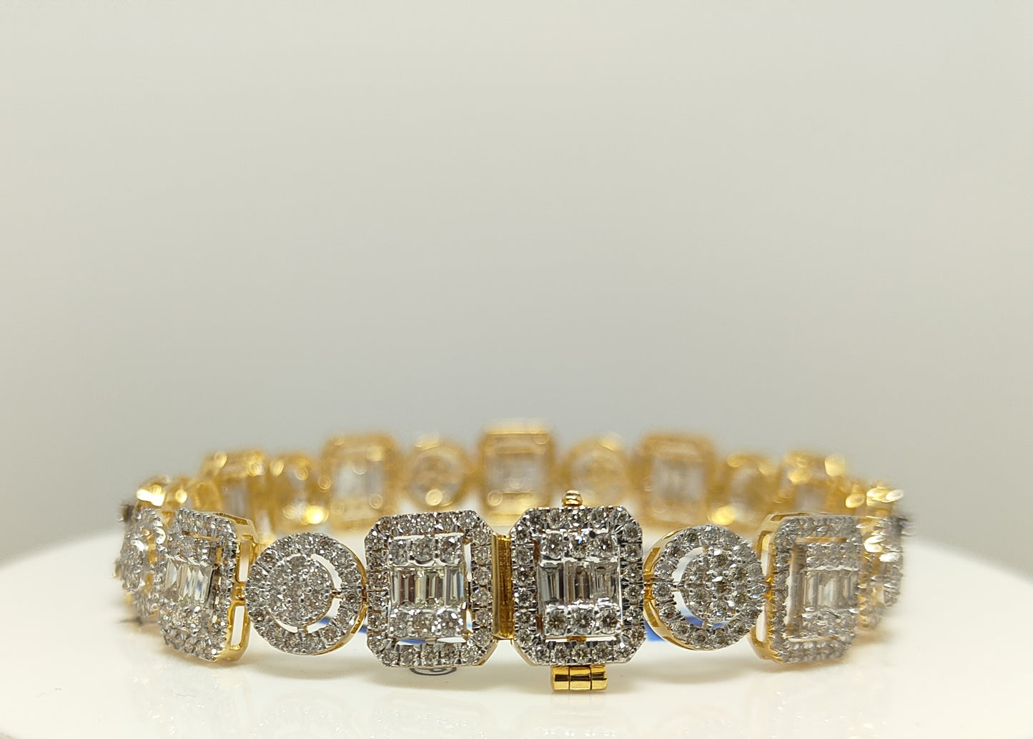 10ctw EF VVS VS Labgrown Diamond Bracelet with 18k yellow gold