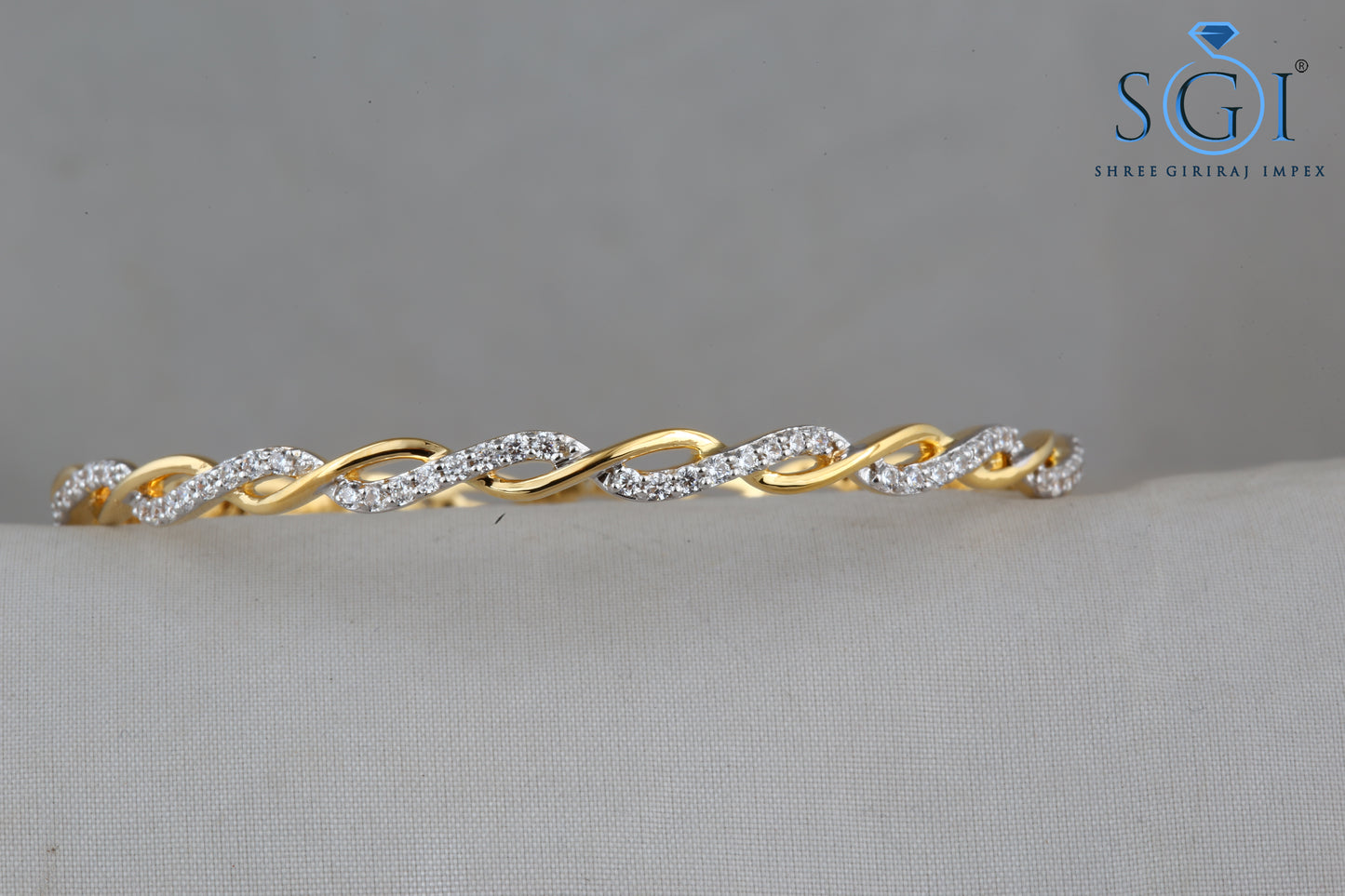 2.5 CTW Round Brilliant Moissanite Diamond Bangles – Allure 18K Yellow Gold & Silver Melt, Wavy Spring Design | Set of 2