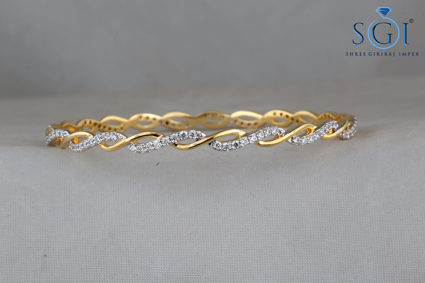 2.5 CTW Round Brilliant Moissanite Diamond Bangles – Allure 18K Yellow Gold & Silver Melt, Wavy Spring Design | Set of 2