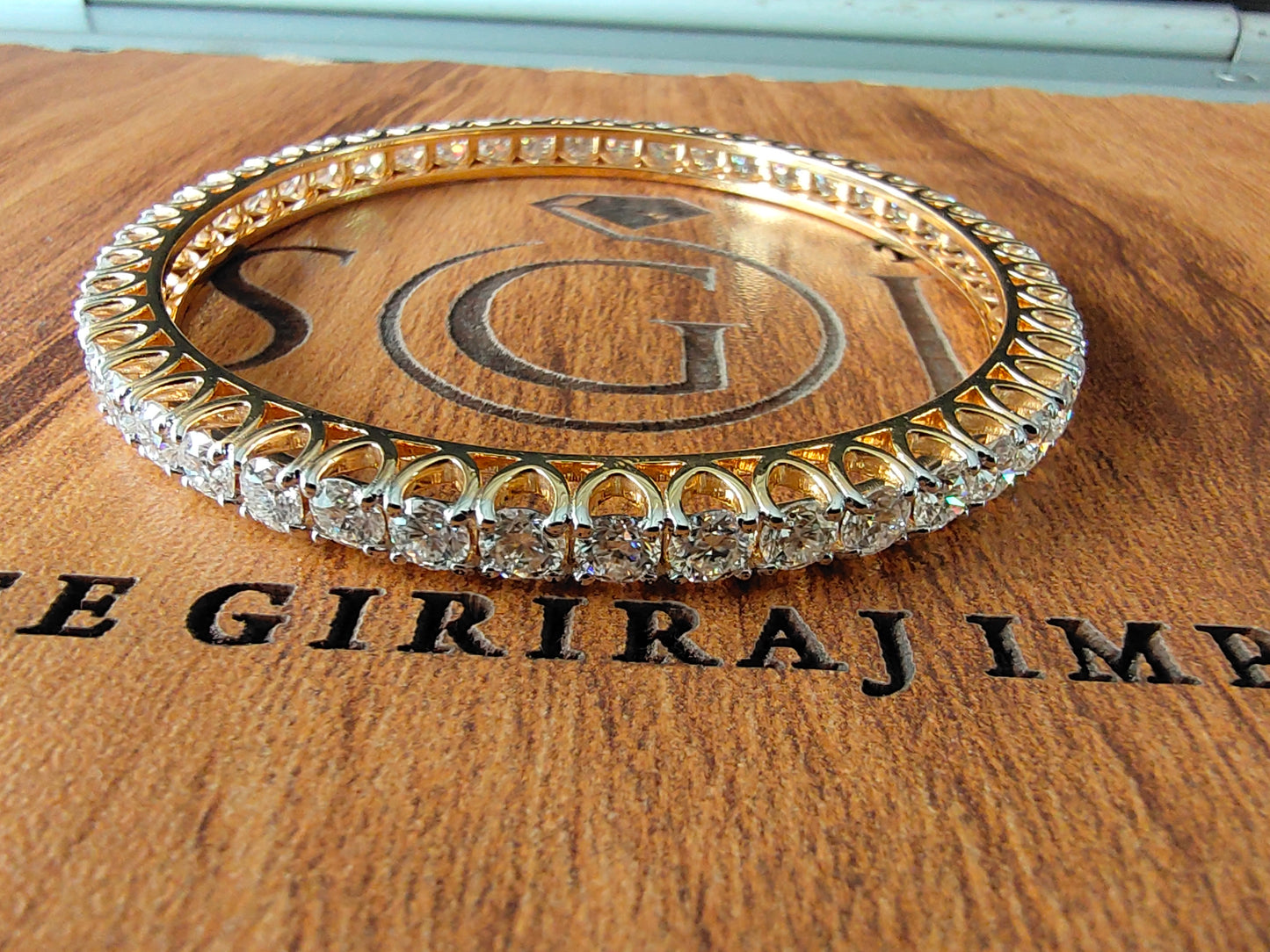 4mm Round White D vvs1 Moissanite Diamond Bangels With 18K Gold