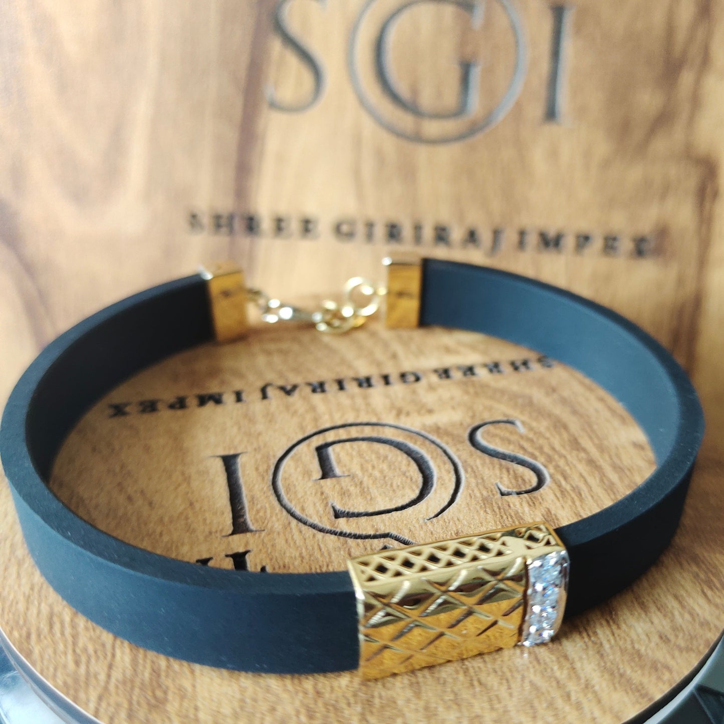 14k Yellow Gold Mans Bracelets With Imported Rubber Belt And Moissanite Diamond