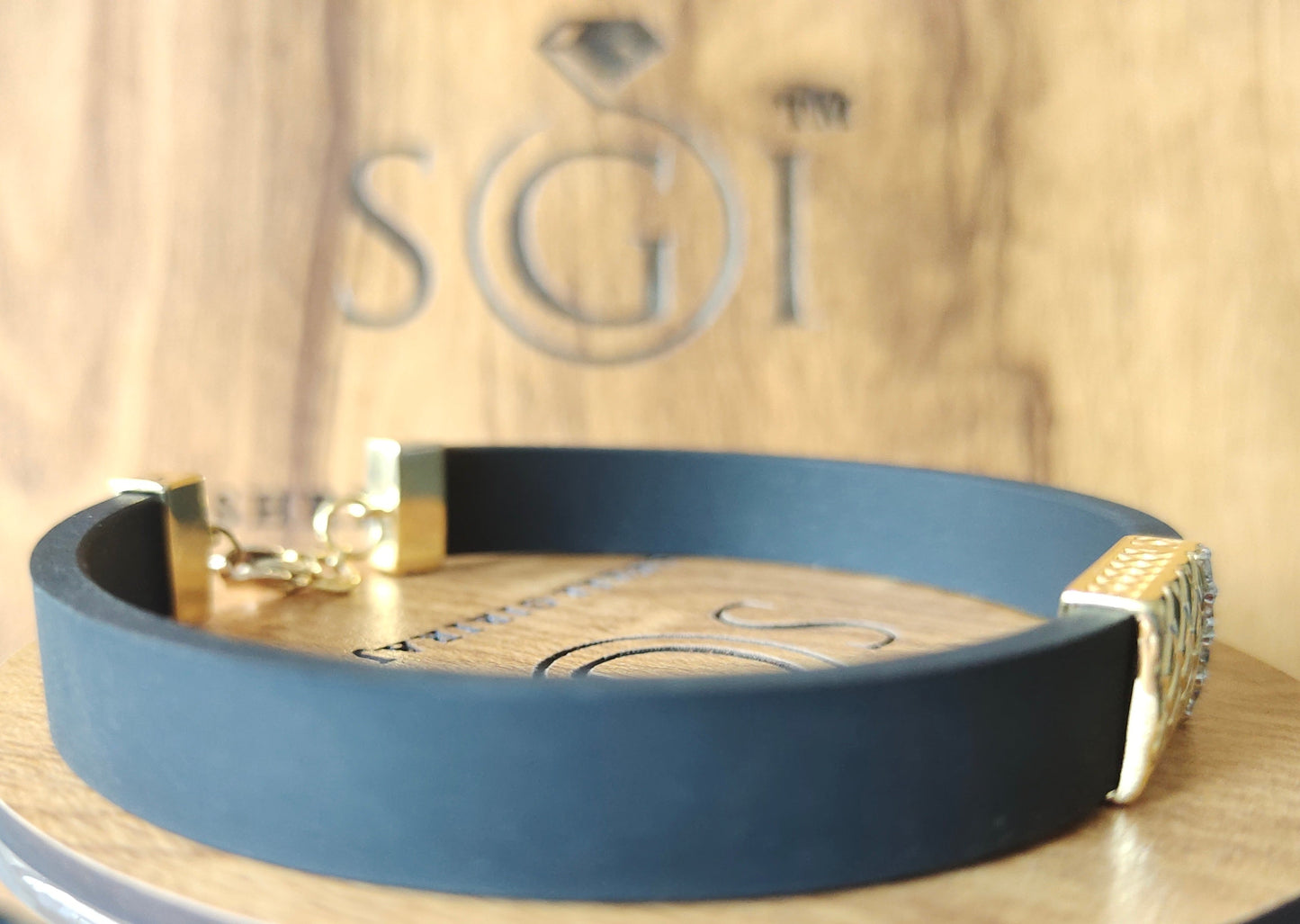 14k Yellow Gold Mans Bracelets With Imported Rubber Belt And Moissanite Diamond