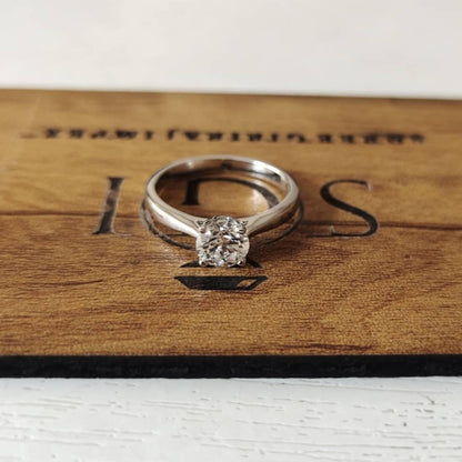 18 K White Gold Ring With Lab Grown Diamond 1 ct F VVS2