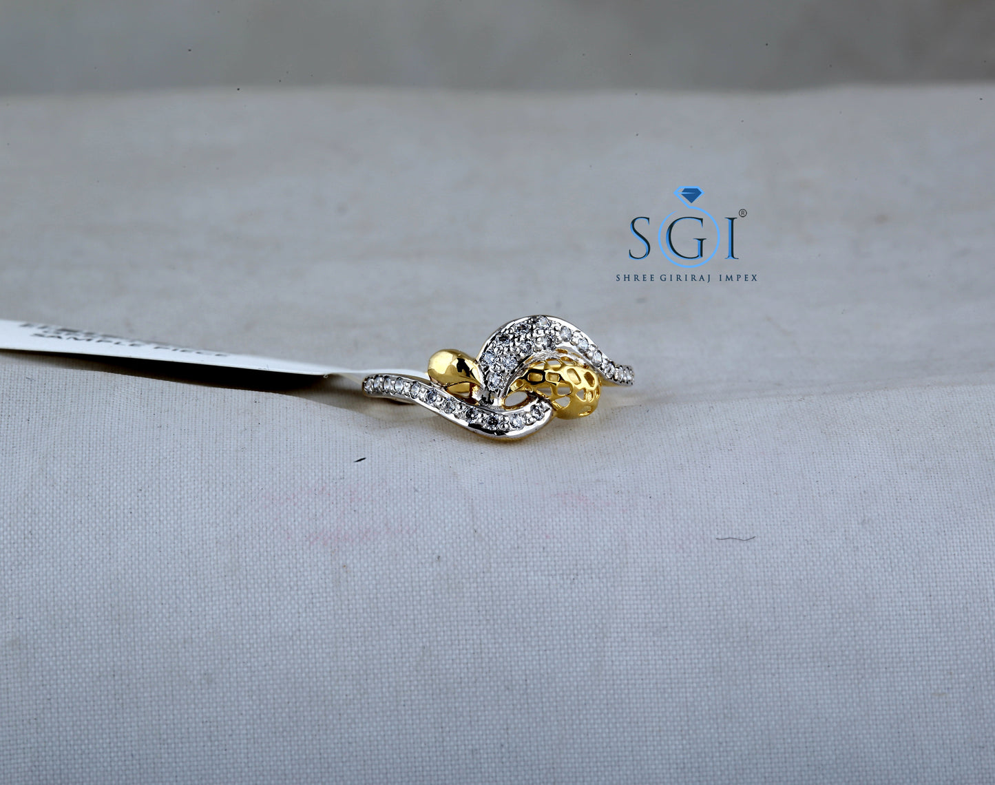 0.30ctw EF VVS VS Lab Grown Round Cut Natural Diamond Studded Ladies Ring, Two Tone Gold Diamond Ring, Party Wear Womens Ring In 18K Yellow Gold