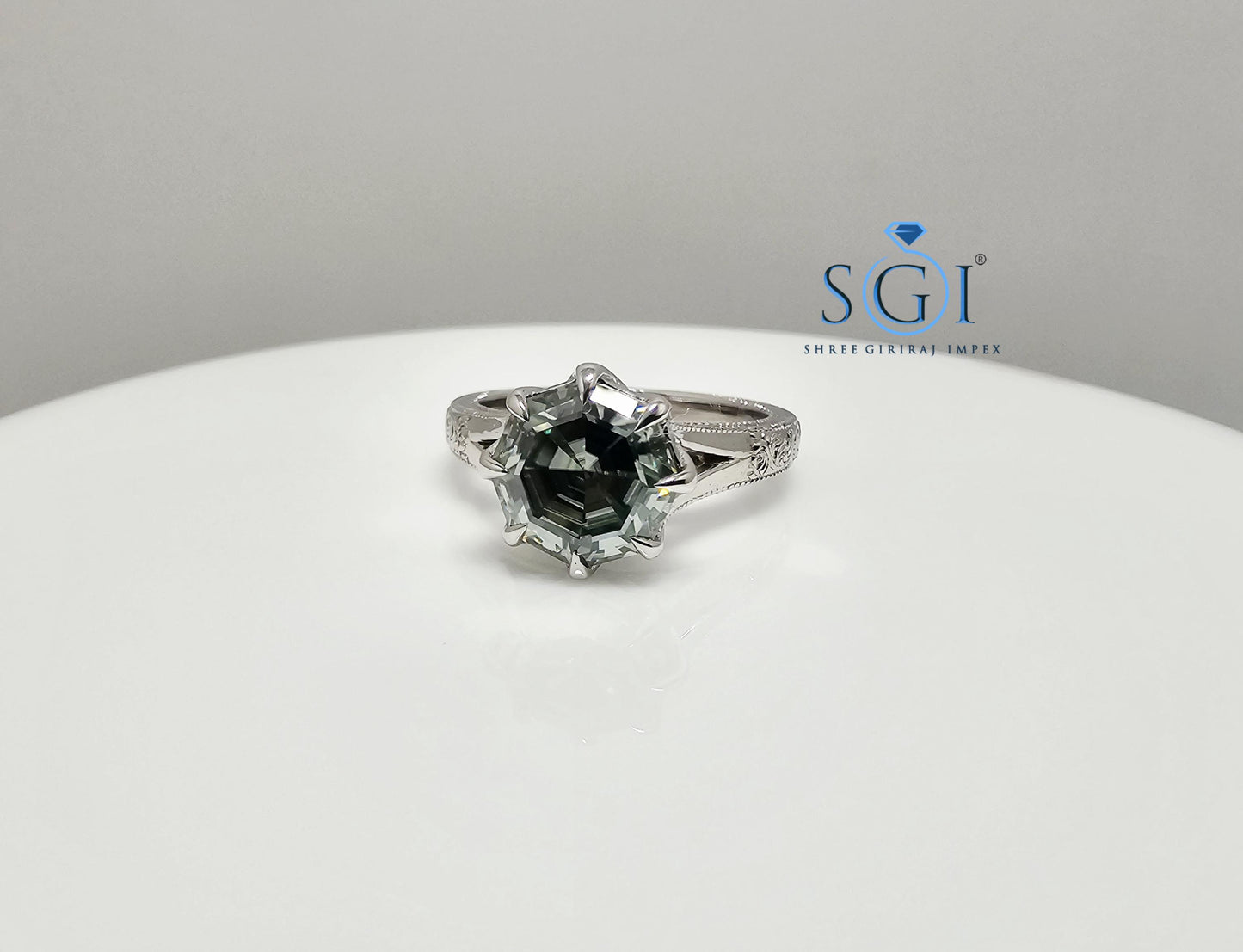 Elegant 3Ct Natural Green Octa Hexagon Moissanite Ring in Silver Vintage StyleJewelry