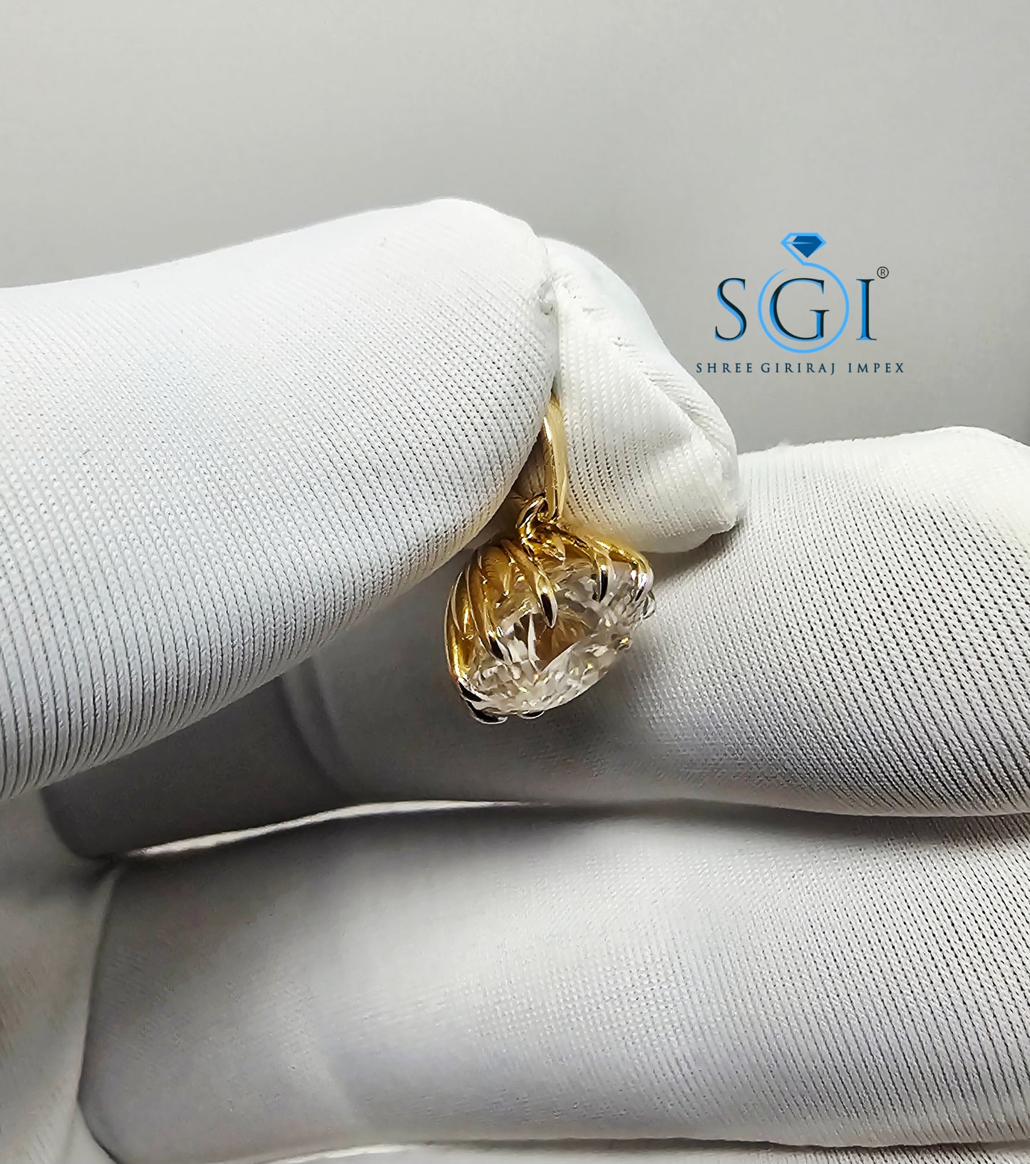 Luxury 18K Gold Pendant with 10mm Round 4.15ct White Moissanite Solitaire (D VVS1)