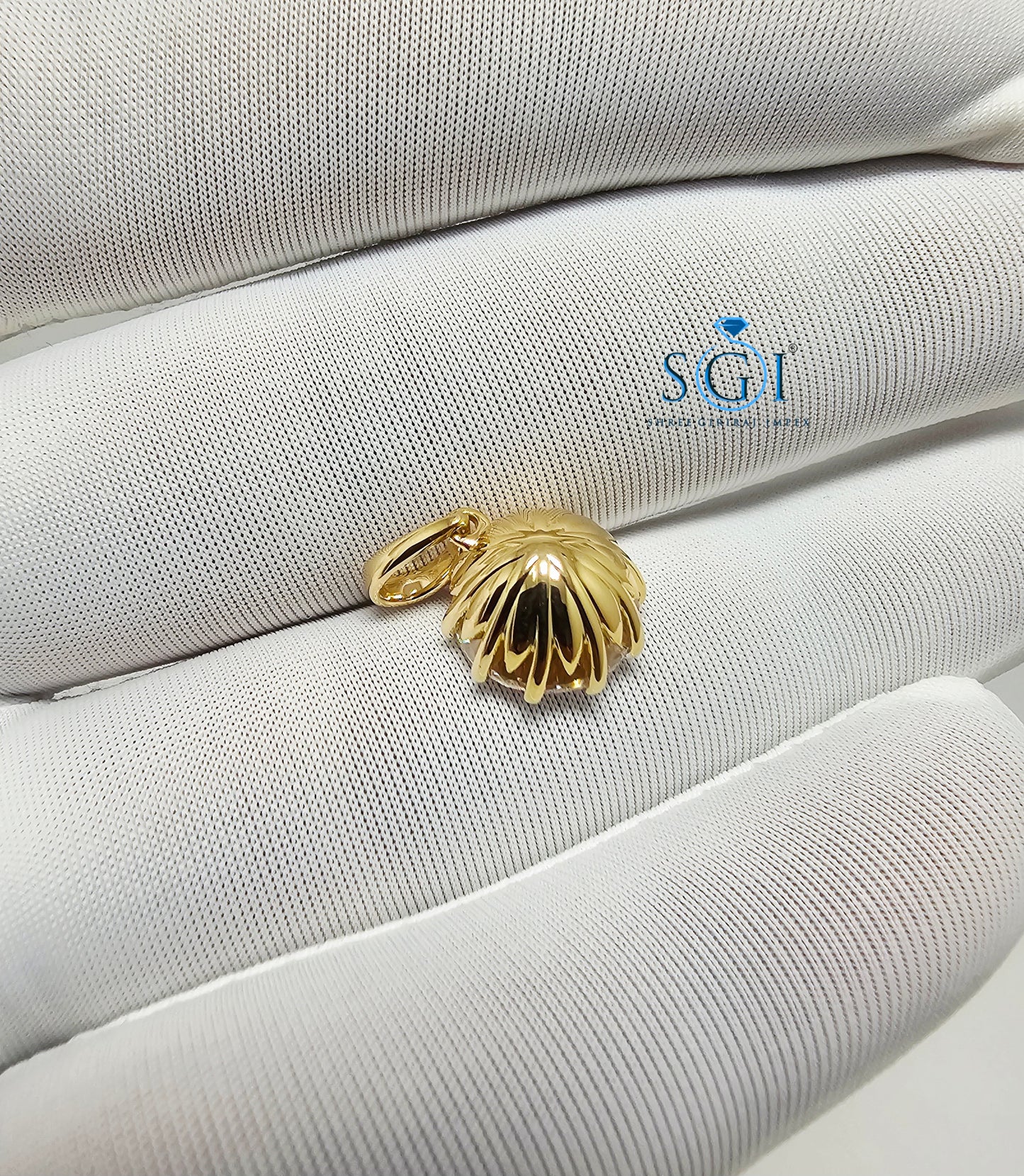 Luxury 18K Gold Pendant with 10mm Round 4.15ct White Moissanite Solitaire (D VVS1)