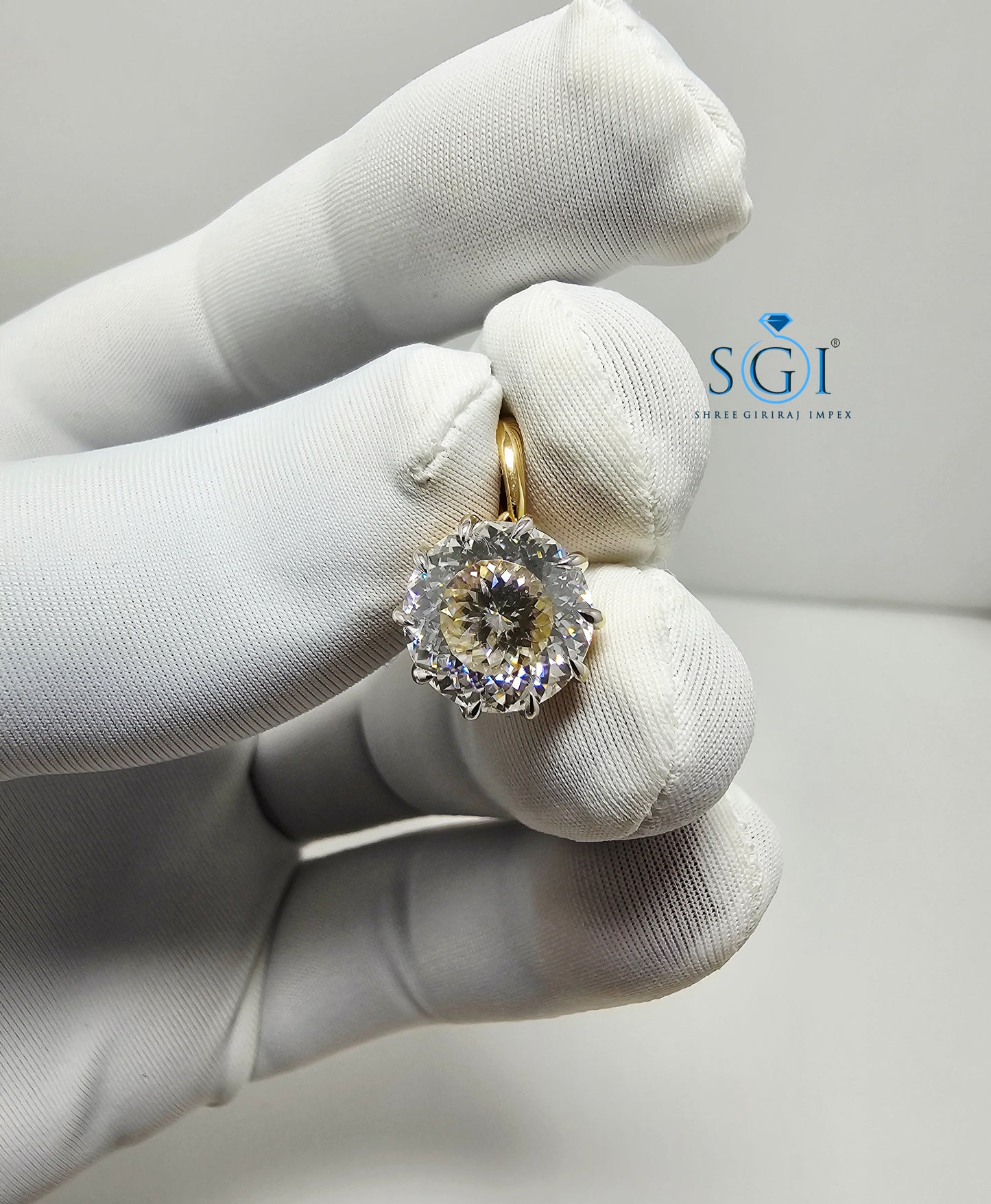 Luxury 18K Gold Pendant with 10mm Round 4.15ct White Moissanite Solitaire (D VVS1)