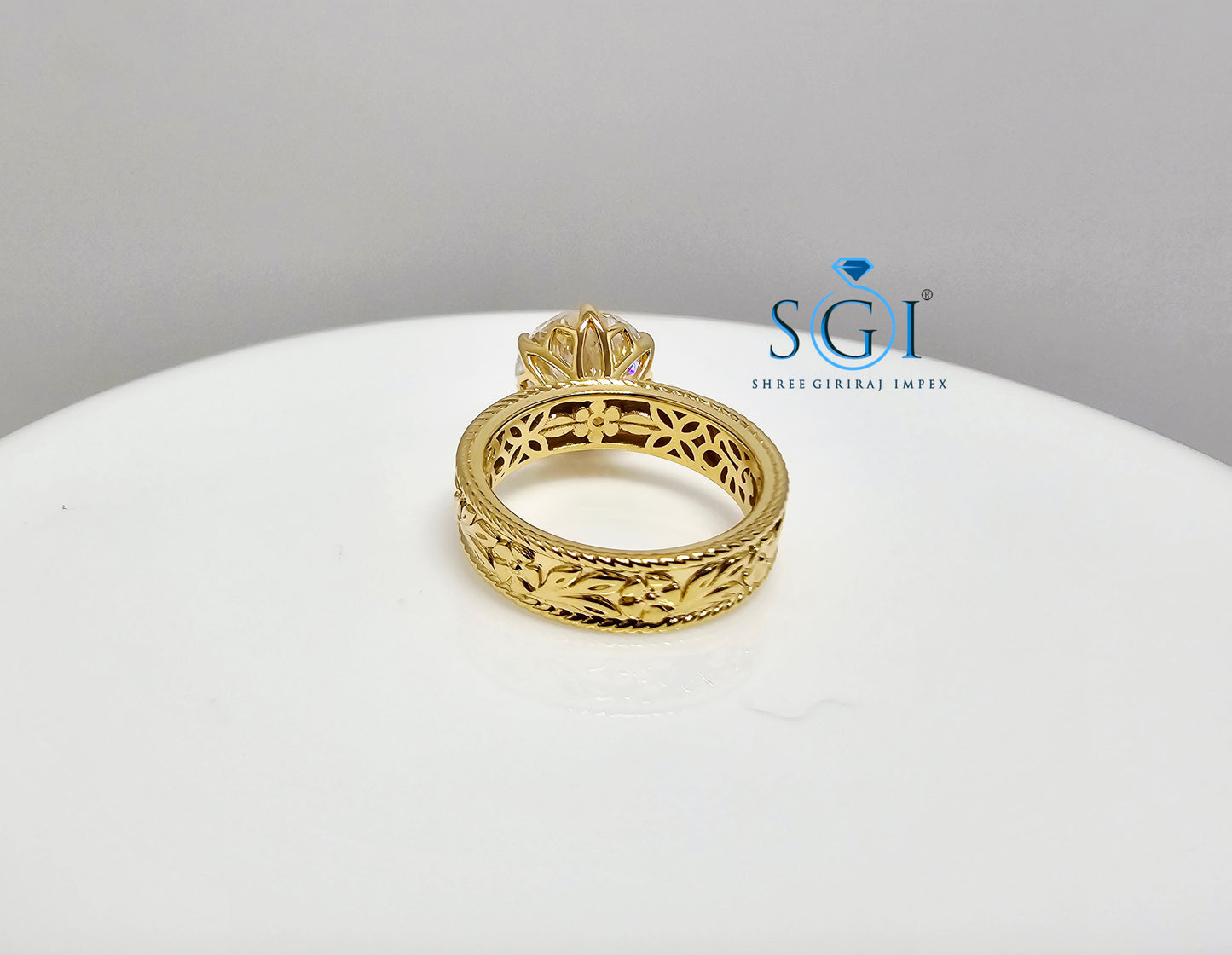 3.51 Ct Portuguese Shape E VVS2 Lab-Grown Diamond Vintage Ring in Solid Gold | Luxurious Engagement & Statement Jewelry