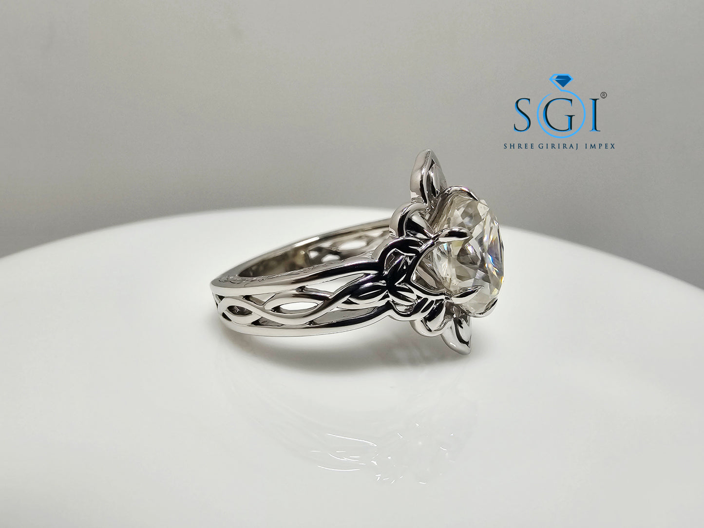 3.50 Ct Hybrid Crushed Ice Oval Moissanite Diamond Vintage Silver Ring – Luxurious Statement Jewelry