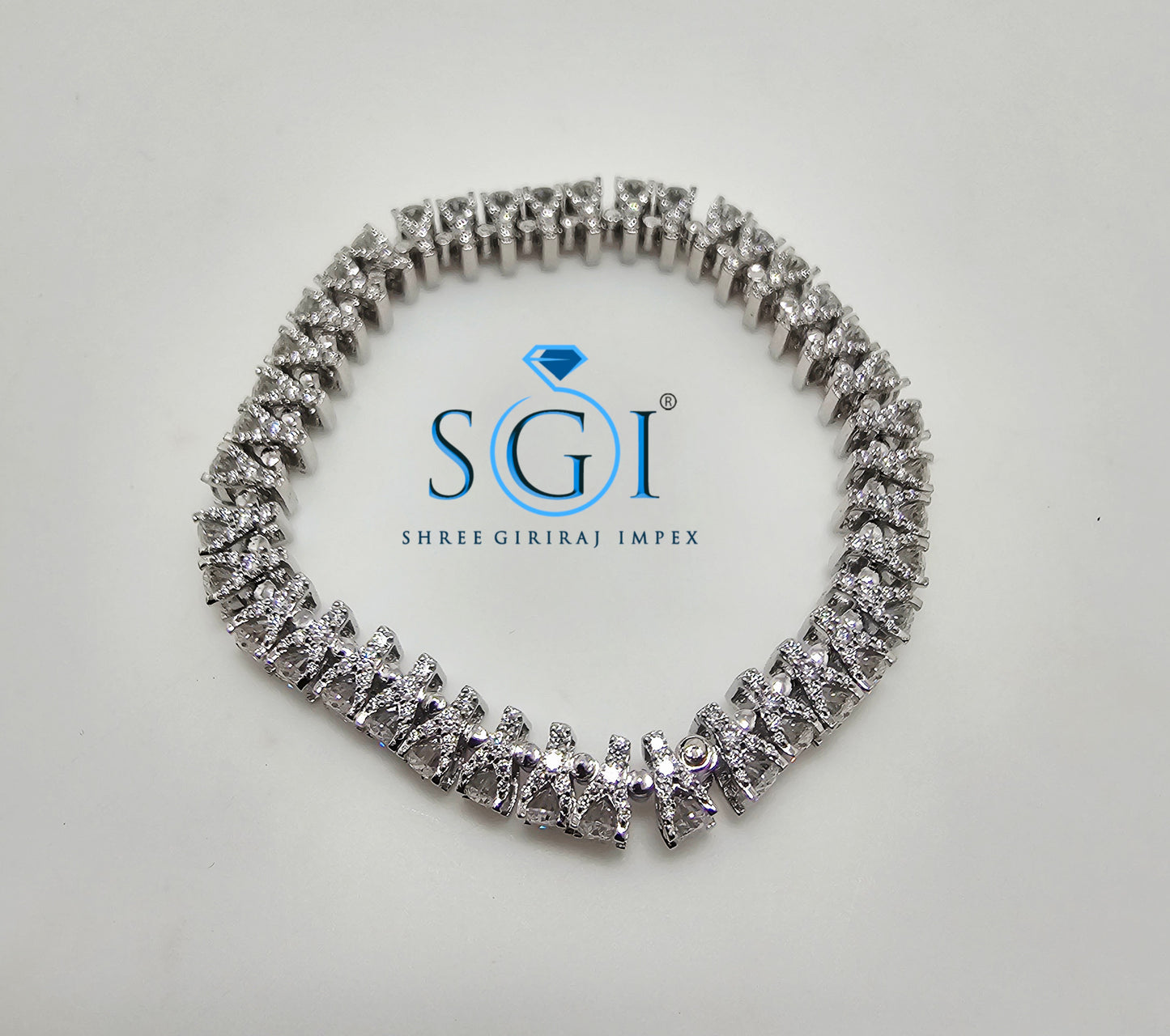 Premium Silver Bracelet – 22ctw with 4×6mm Oval Stones & Side Accents