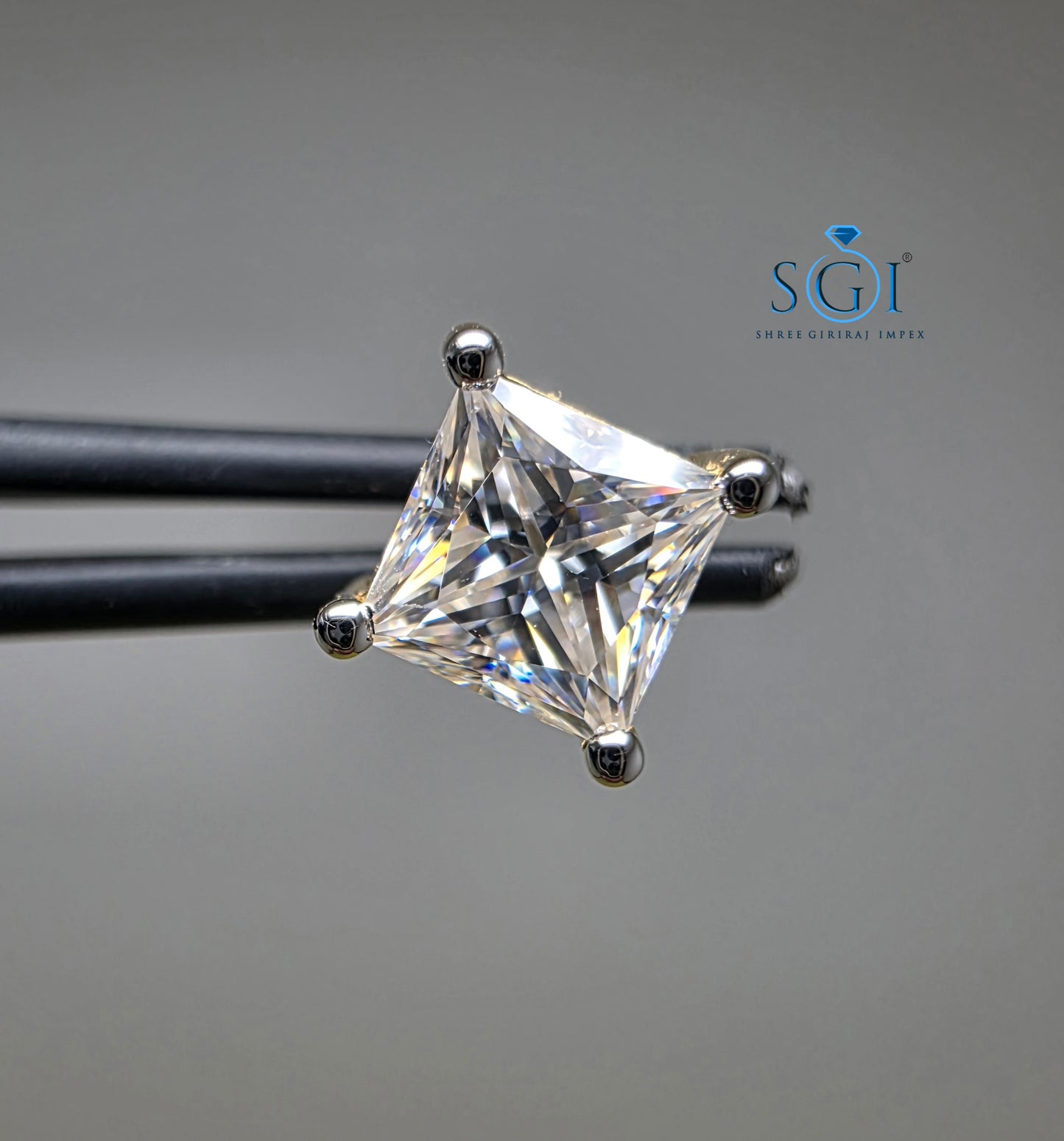 1Ct Princess Shape Lab Grown Diamond Men's Single Stud Earring in 14K Yellow Gold | Luxury Solitaire Ear Stud for Men | IGI Certified Diamond Jewelry