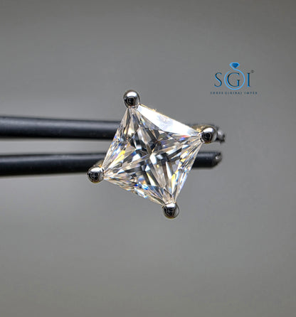 1Ct Princess Shape Lab Grown Diamond Men's Single Stud Earring in 14K Yellow Gold | Luxury Solitaire Ear Stud for Men | IGI Certified Diamond Jewelry