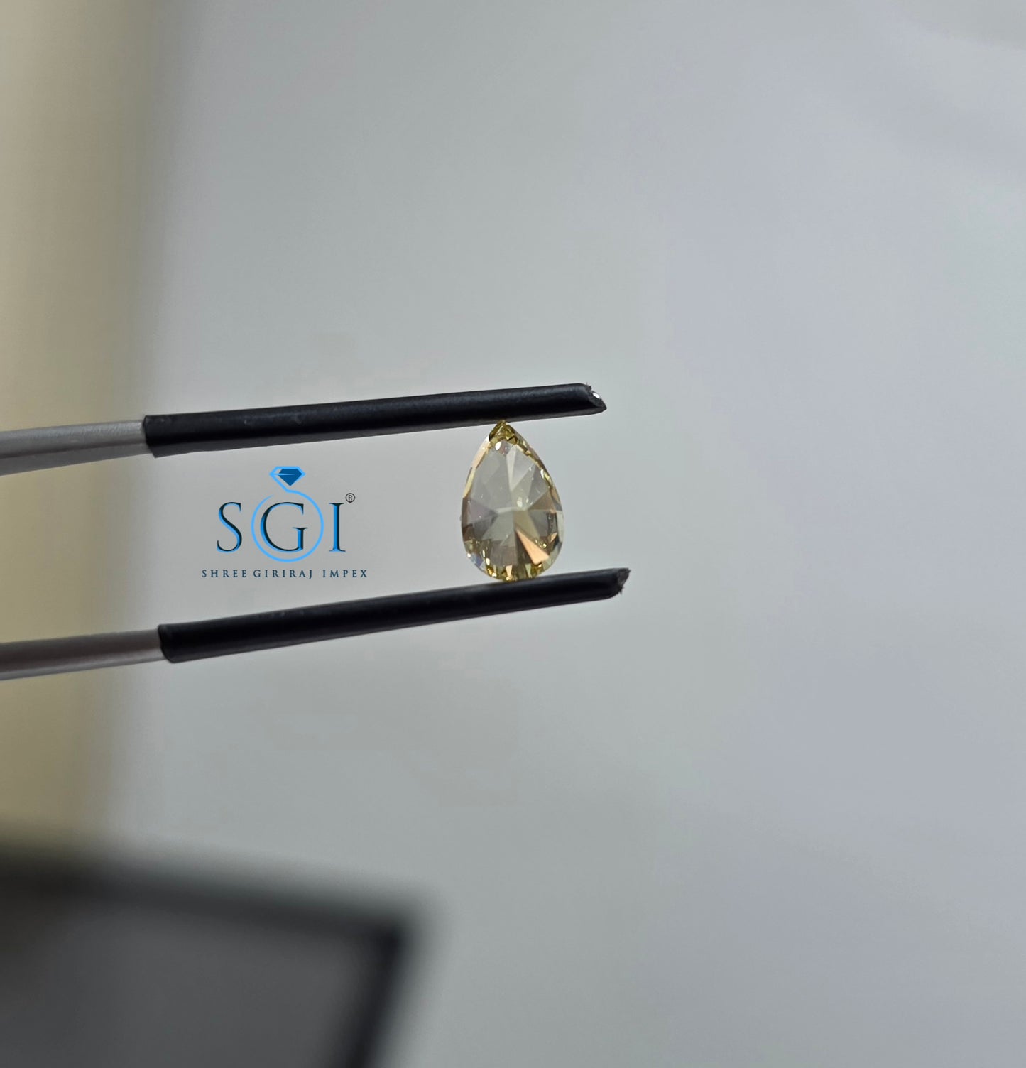 2 Ct Vivid Yellow Lab-Grown CVD Diamond Loose Stone | Non-Certified | Premium Brilliance
