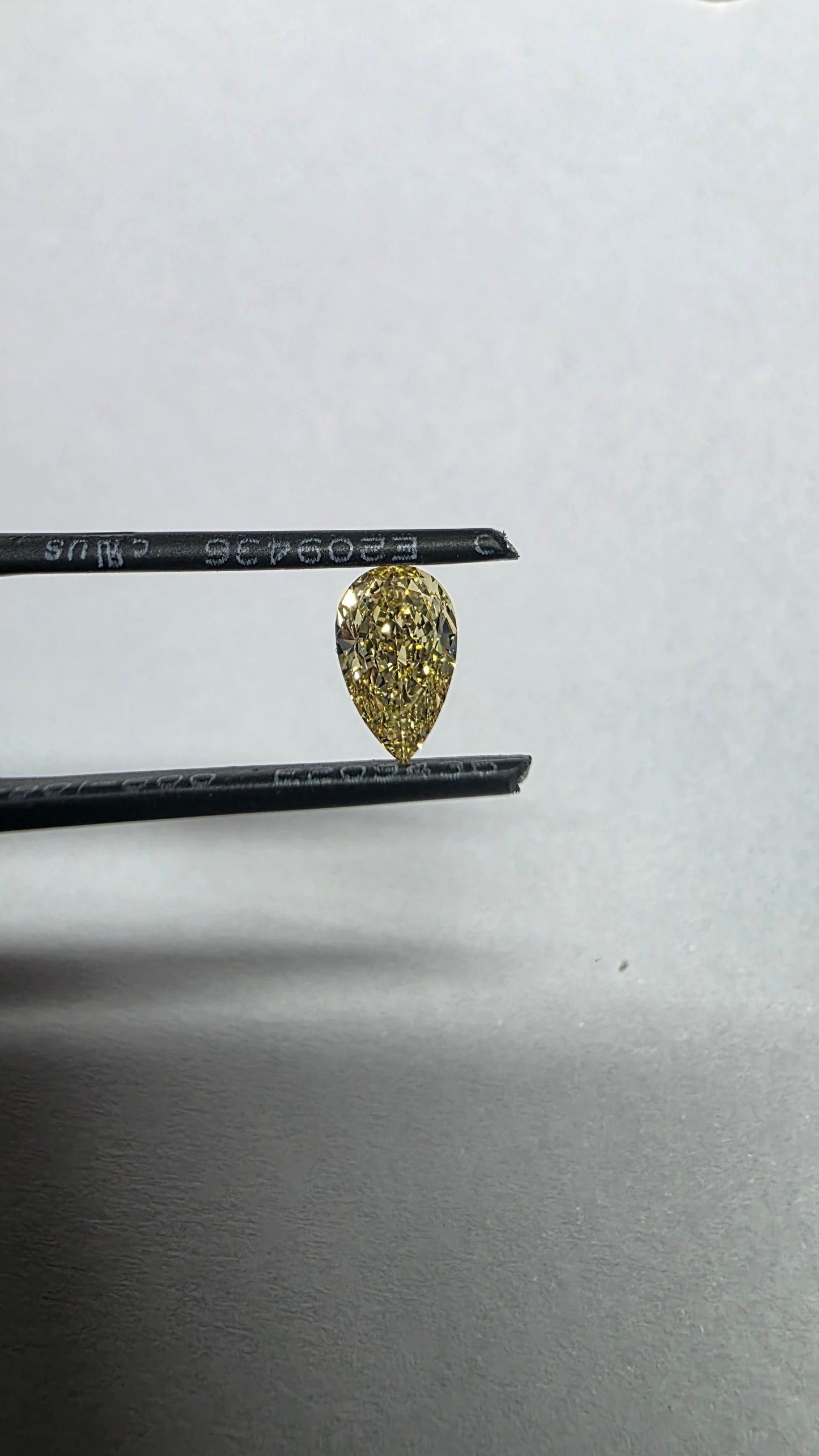 2 Ct Vivid Yellow Lab-Grown CVD Diamond Loose Stone | Non-Certified | Premium Brilliance