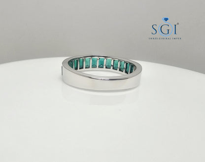 Lab-Grown Emerald Ring: 2.20ct Green Gemstone, Elegant Setting