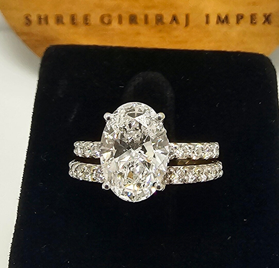 Yellow Gold 4ctw Oval Lab-Grown Diamond Ring with Side Accents