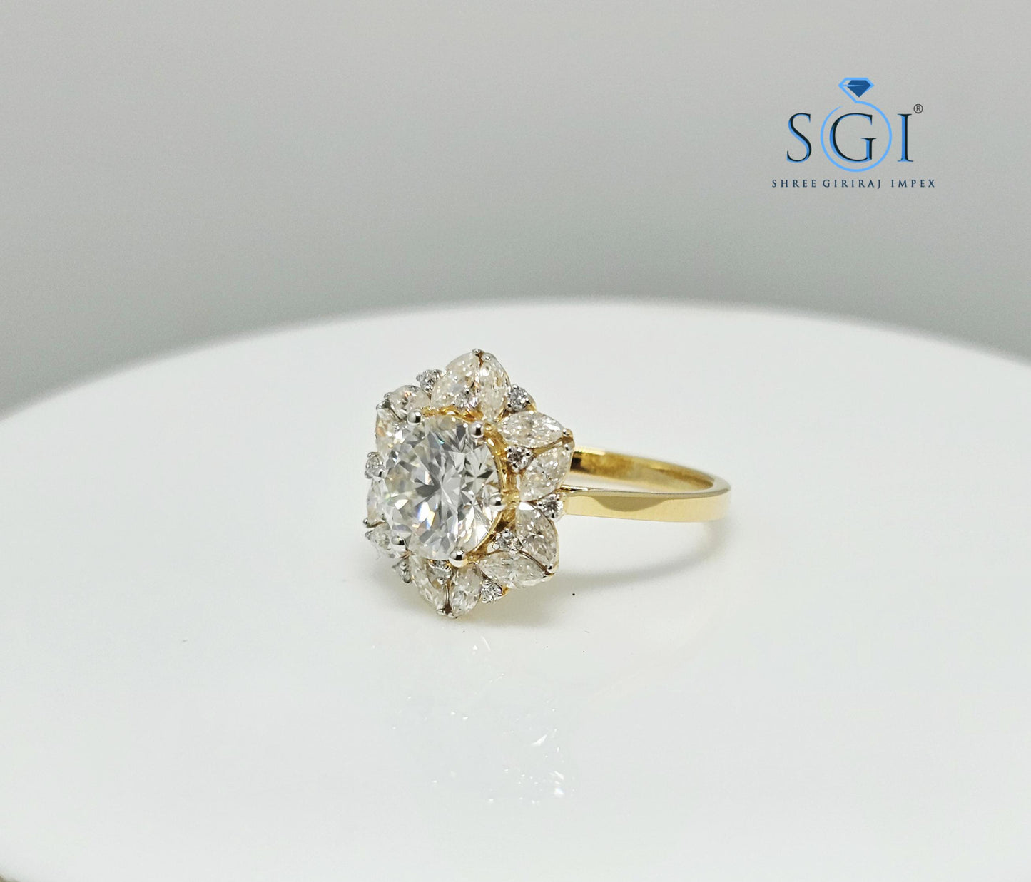 2.80ctw Round & Marquise-Cut Moissanite Diamond Vintage-Inspired Luxurious Gold Ring