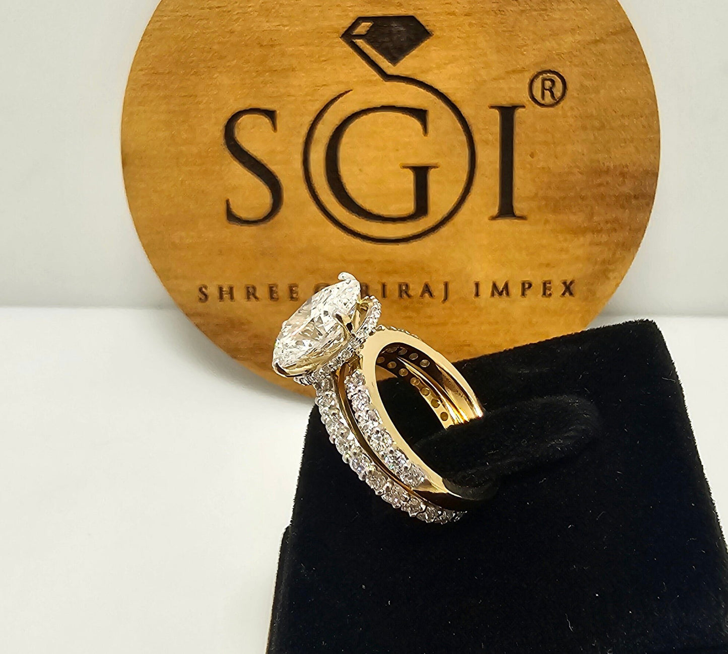 Yellow Gold 4ctw Oval Lab-Grown Diamond Ring with Side Accents