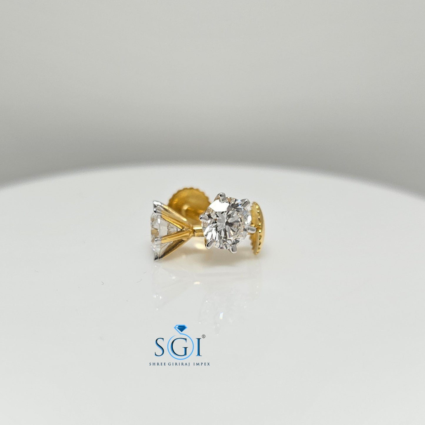 2ctw Lab Grown Diamond Stud Earrings: E VS1 Yellow Gold