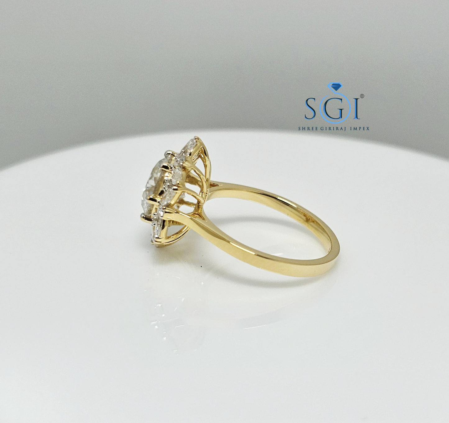 2.80ctw Round & Marquise-Cut Moissanite Diamond Vintage-Inspired Luxurious Gold Ring