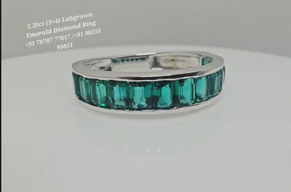 Lab-Grown Emerald Ring: 2.20ct Green Gemstone, Elegant Setting