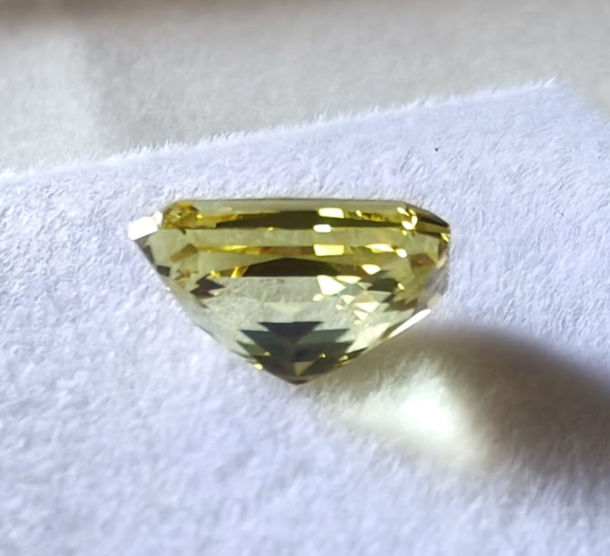 4.21 CT Lab-Grown Yellow Sapphire 7x10mm Radiant Cut  Vivid Yellow Luxury Gemstone