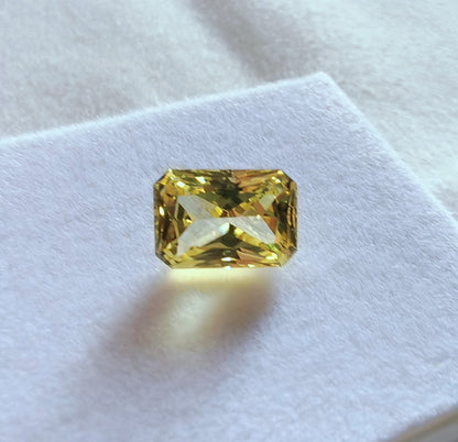 4.21 CT Lab-Grown Yellow Sapphire 7x10mm Radiant Cut  Vivid Yellow Luxury Gemstone