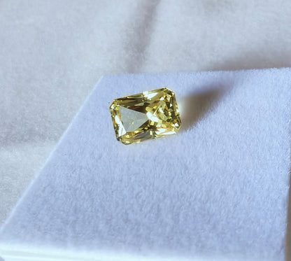 4.21 CT Lab-Grown Yellow Sapphire 7x10mm Radiant Cut  Vivid Yellow Luxury Gemstone